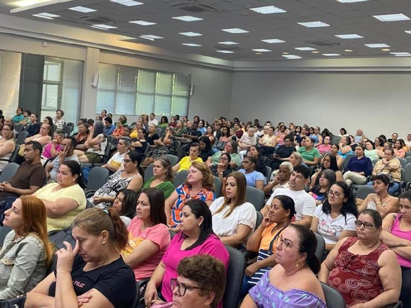 Agentes de alimentação da Rede Municipal de Ensino participam de capacitação